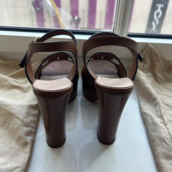 Gucci women’s interlocking G high sandal - only worn 3 times! - Picture 8 of 11